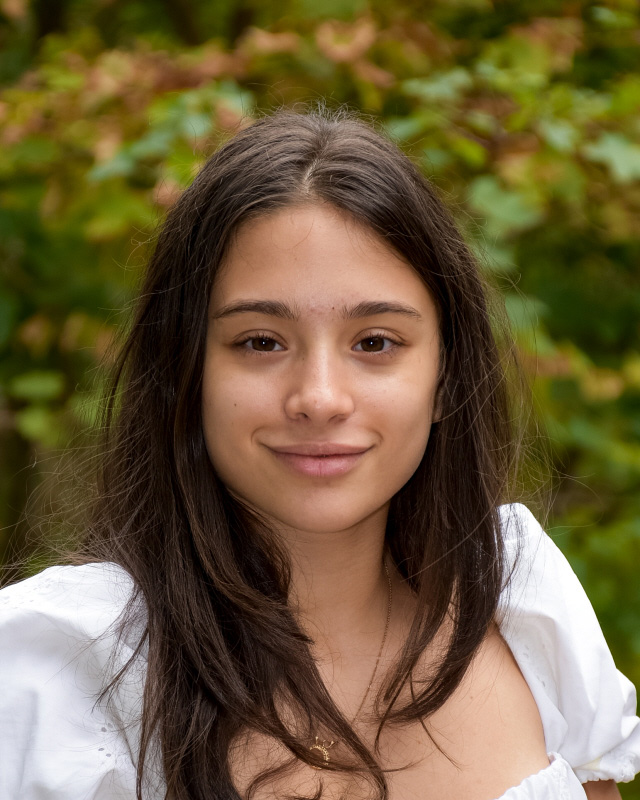 Lara Sahagun : Writer
